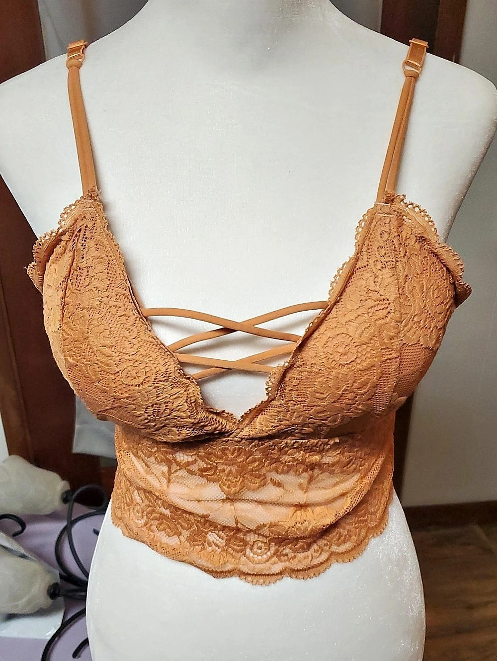 Kathy Lace Bralette in Orange Size Medium Like New
